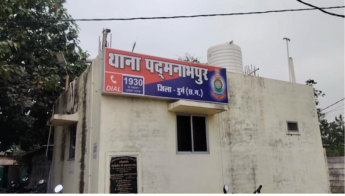 केबल शिकायत का निराकरण करने पहुंचे कर्मचारी से गाली-गलौज और जान से मारने की धमकी, दो लोगों पर FIR